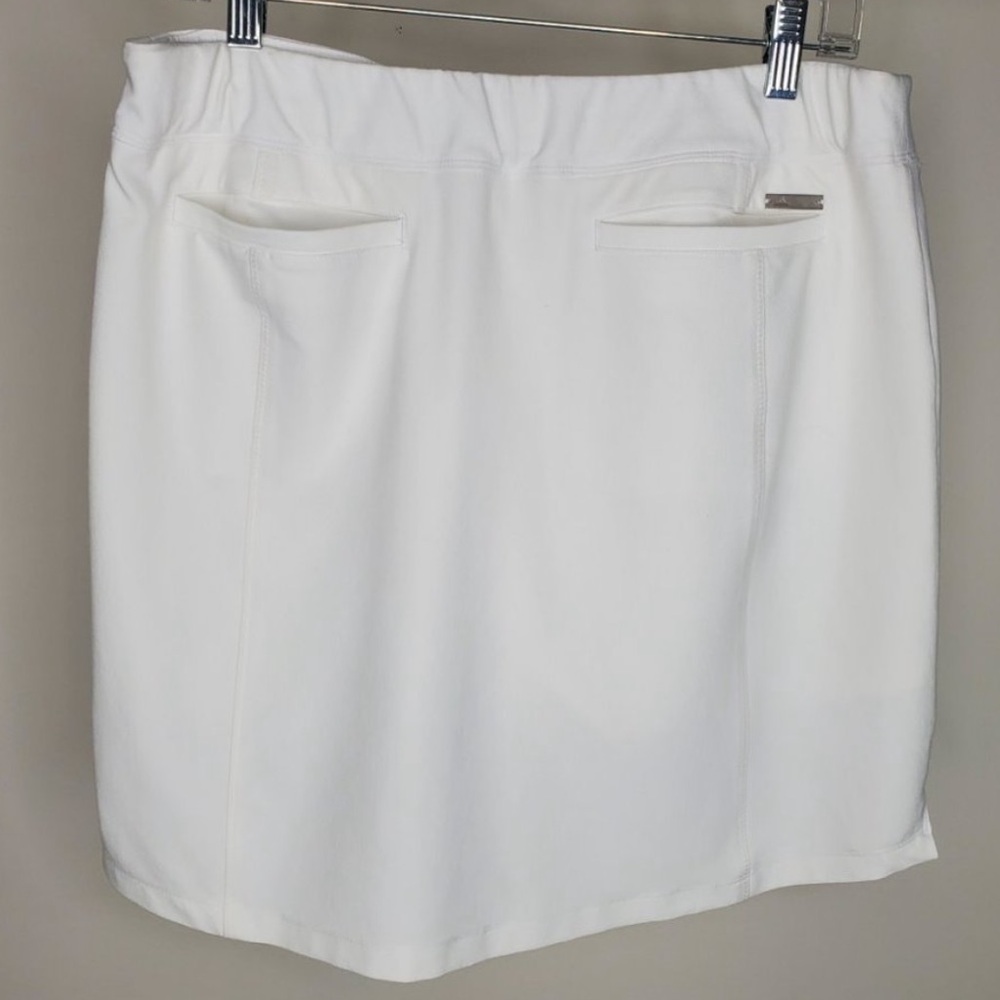 🦢ADIDAS Women's All White Skort